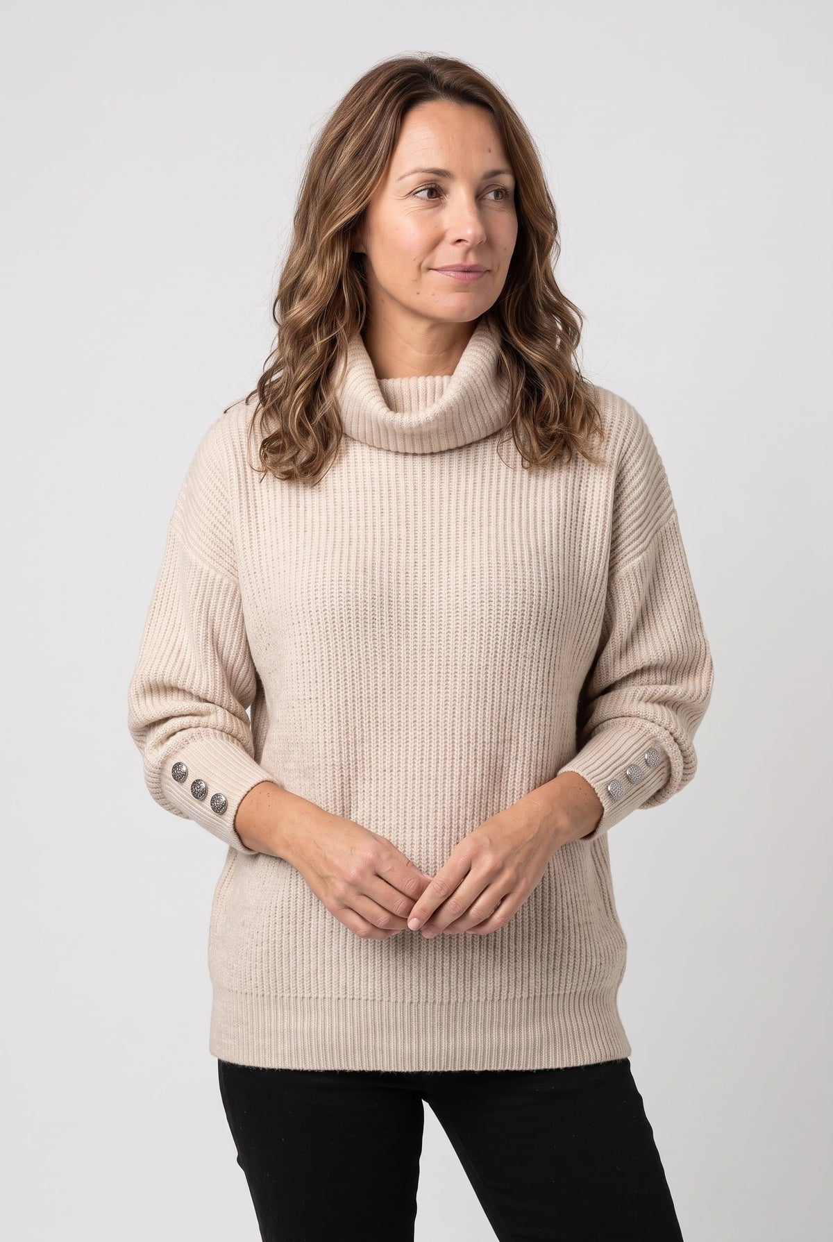 Ida | Dame Ribstrikket Rullekravetrøje - Knaplukning ved Manchet